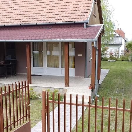 Vadszolo Apartman Балатонмариафюрдё Экстерьер фото